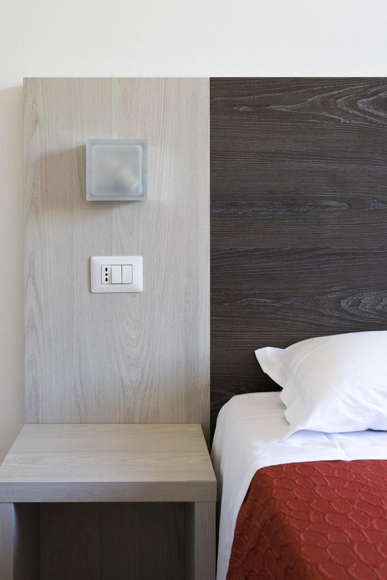 Hotel Chery 米兰马瑞提那 外观 照片